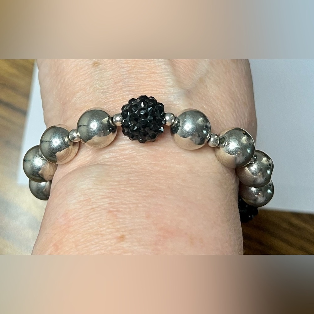 Silver tone & black bead elastic bracelet jewelry